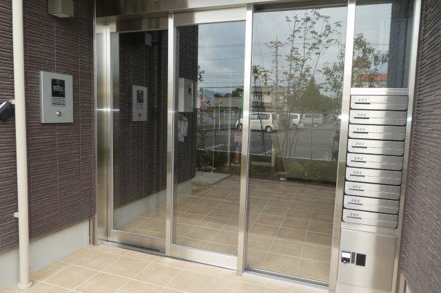 モデルン総社のエントランス|オートロック完備