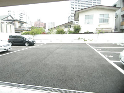 【駐車場】 | ヴィラマール雨宮敷地内駐車場