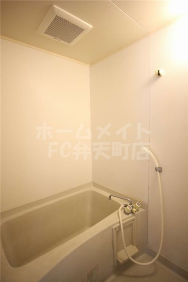 【浴室】 | デイズハイツ港晴 | コンパクトで使いやすいお風呂です