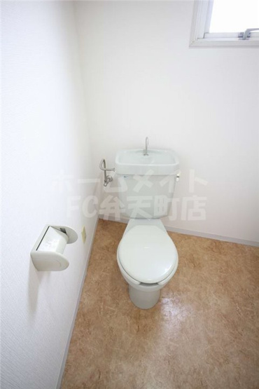 【トイレ】 | デイズハイツ港晴 | 清潔感のあるトイレです