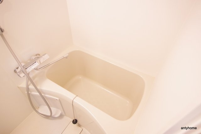 Fr.imp大阪三国(旧:ザ・ファースト新大阪)の浴室