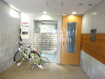 【ロビー】 | クオリア吹田 | 建物のエントランスです。