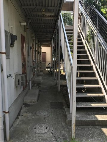 【その他】 | パナハイツリュウセイA | 共用廊下です♪雨に濡れずにお部屋に入ることができ、荷物が多い日も便利ですね☆