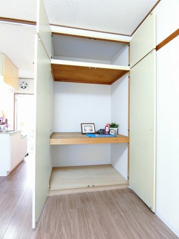 【収納】 | パナハイツリュウセイA | 洋室6帖のお部屋にある収納スペースです！奥行きのある収納スペースで荷物の多い方も安心☆
