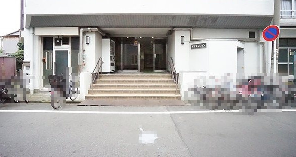 共和マンション　（川崎区池田1丁目）のエントランス|毎日通るエントランスはこのようになっています