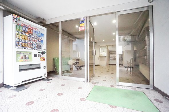 共和マンション　（川崎区池田1丁目）のエントランス|毎日通るエントランスはこのようになっています