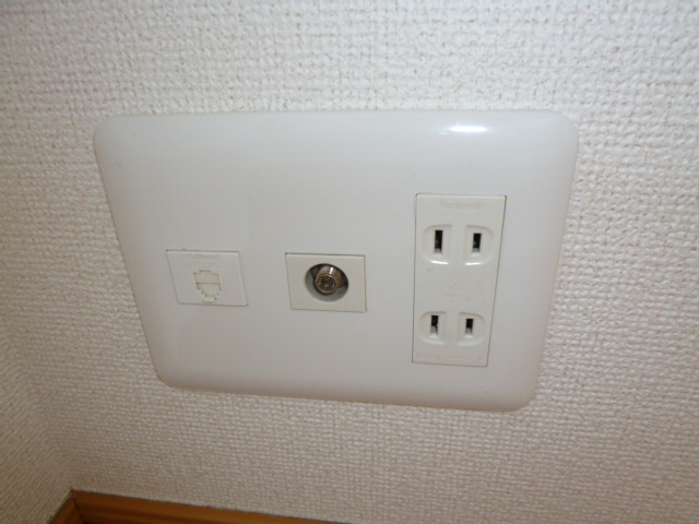 エピナール　ララＢの設備|TVジャック・電話モジュラー