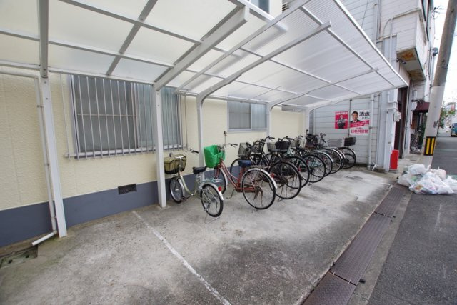 石井マンション　仲介手数料無料の駐車場