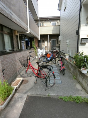 【その他共用部分】 | メゾン・ミグノン | 自転車置場