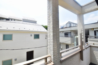 【展望】 | バルコニーからは開放的な景色が眺められます。