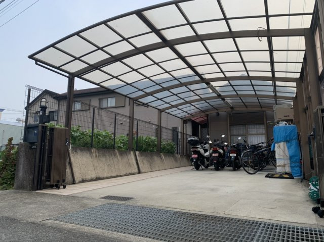 岸和田市田治米町 戸建の駐車場