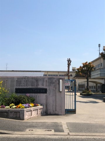 岸和田市田治米町 戸建の周辺|山直北小学校です。