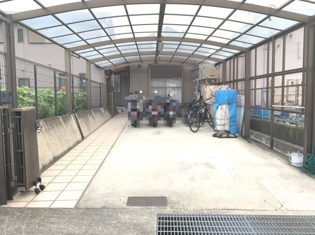 岸和田市田治米町 戸建の駐車場