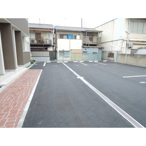 ラ・ルーチェMの駐車場