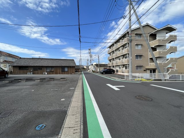 コモンステージの周辺|南方、接面道路