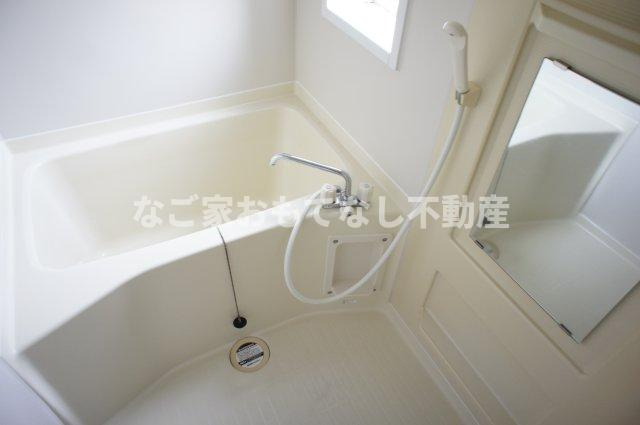 【浴室】 | ラ　マカレーナ | ※写真は別号室