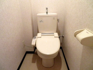 【トイレ】 | アメニティ青垣 | 同タイプの別の部屋の写真です