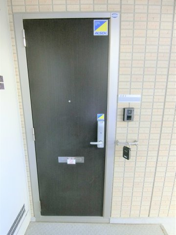エコハウスの玄関