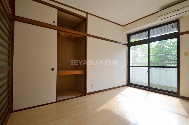 広島市中区広瀬北町の賃貸マンションの収納