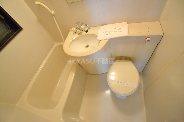 広島市中区広瀬北町の賃貸マンションの浴室