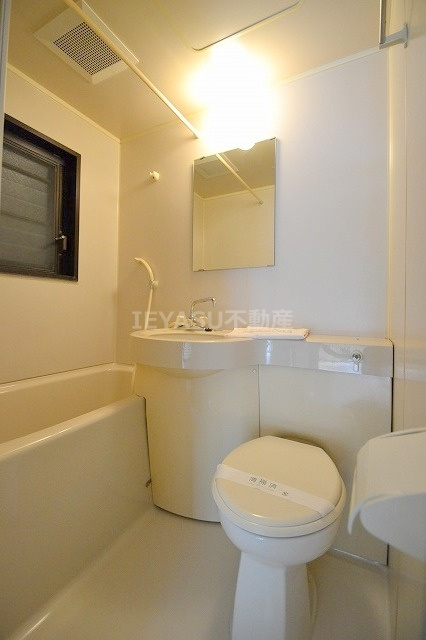 広島市中区広瀬北町の賃貸マンションの浴室