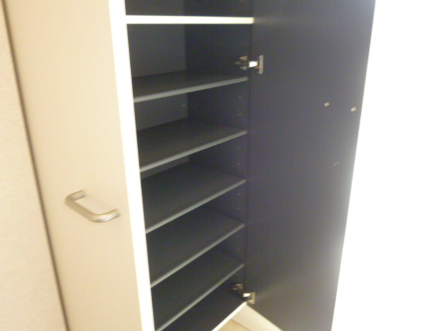 ひまわりBの玄関|下駄箱