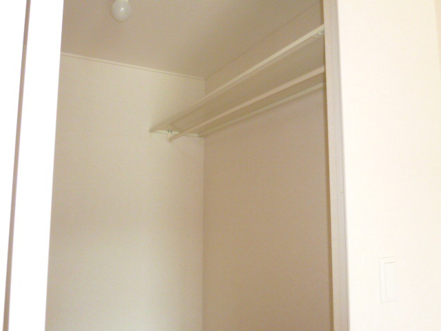 ひまわりBの収納|ウォークインクローゼット