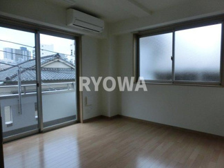 【居間・リビング】 | アルルフラン森下 | 掲載の写真は退去前の写真となります。