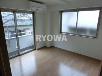 【居間・リビング】 | アルルフラン森下 | 掲載の写真は退去前の写真となります。