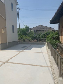 【駐車場】 | 生津小学校まで徒歩10分♪
スーパーやコンビニも徒歩圏内にありますので生活便利です！