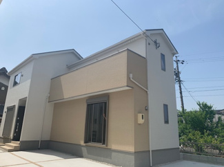 【外観】 | 生津小学校まで徒歩10分♪
スーパーやコンビニも徒歩圏内にありますので生活便利です！