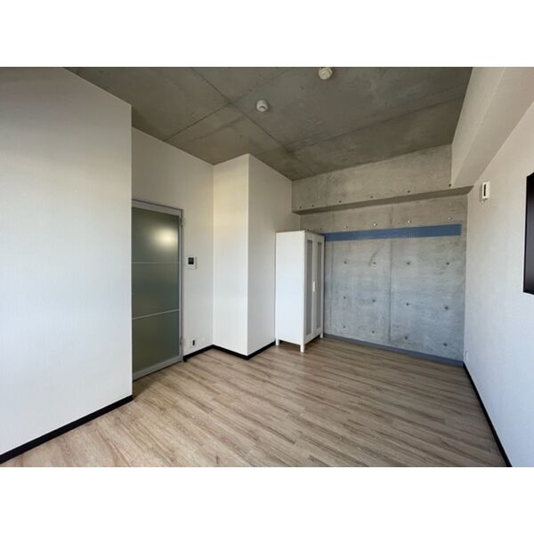 グランドーリア西院のロビー