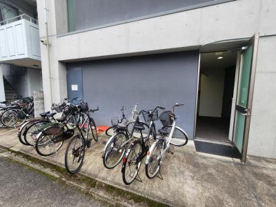グランドーリア西院の駐車場|駐輪場