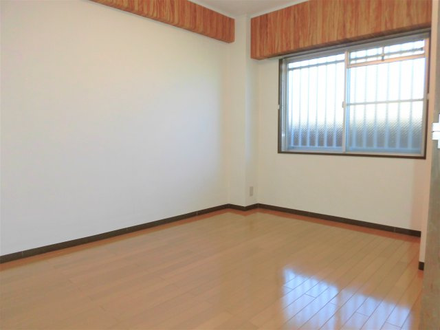 エムブレイスの洋室