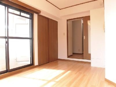 ラフィーネ四条堀川の子供部屋|洋室