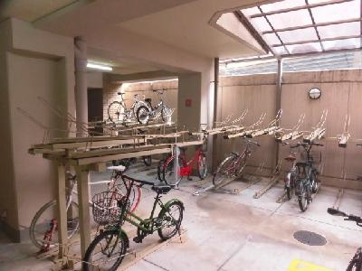 ラフィーネ四条堀川の駐車場|駐輪場