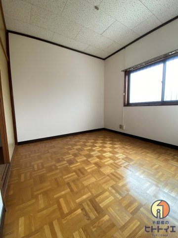 江口ハイツの洋室|明るい洋室です