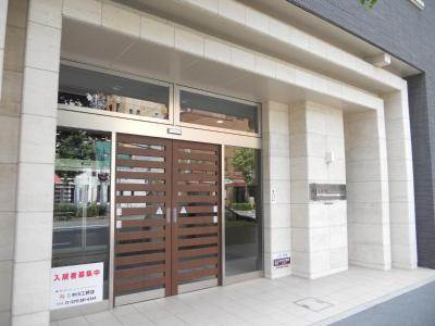 レジディア京都駅前のエントランス