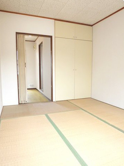 パナハイツ中野の寝室|柔らかい畳が心地よい和室
