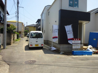 【前面道路含む現地写真】