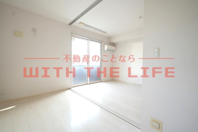 プリムローズ【キャッシュバック対象】の内装|明るい色調の室内です