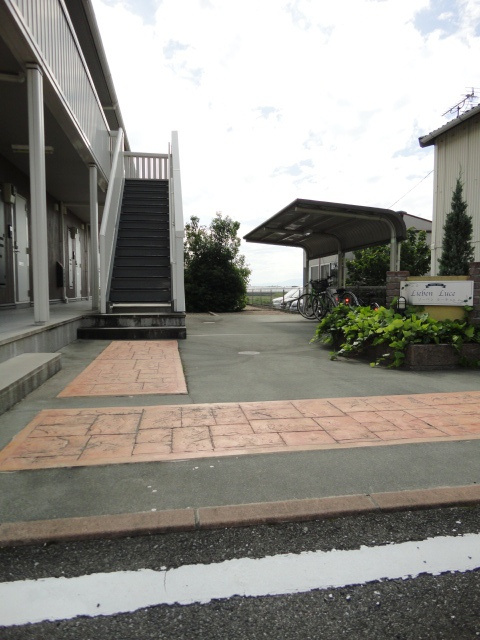 リーベンルーチェ【10，000円キャッシュバック対象物件】のエントランス|清潔なエントランスです