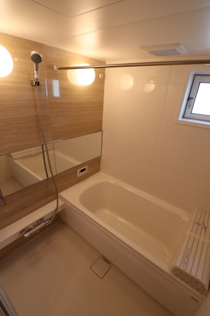 グランドラピネス【10，000円キャッシュバック対象物件】の浴室|ゆったり過ごせるお風呂です