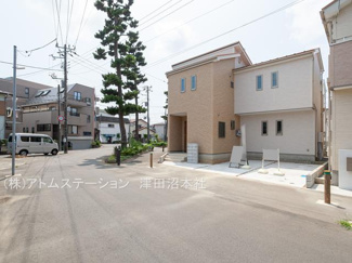 【前面道路含む現地写真】