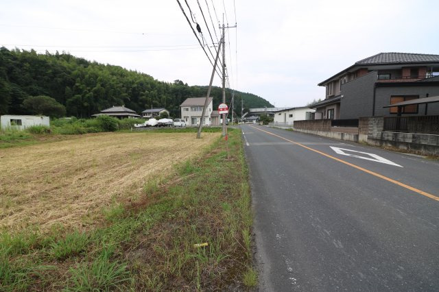 足利市菅田町の売地の前面道路含む現地写真