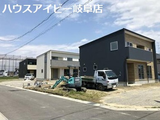 【外観】 | 敷地面積98坪以上！建物面積41坪！スーパー・コンビニ・ドラックストアー・総合病院徒歩10分圏内