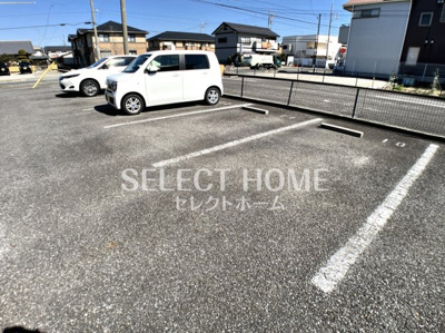 【駐車場】 | サウスウィンドB | カースペースがあります