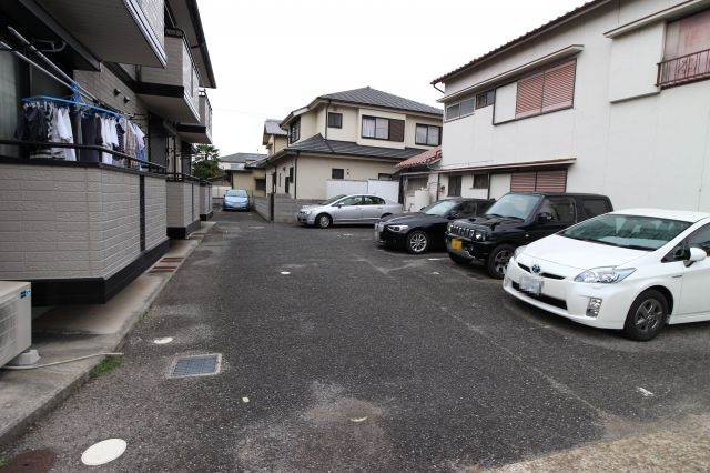 パークイーストの駐車場