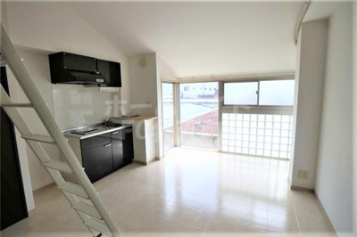 【居間・リビング】 | セレブコート朝潮橋 | ゆったり過ごせる居間です