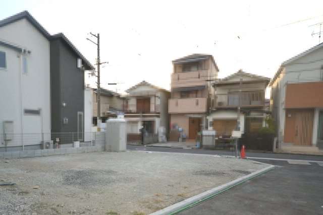 クロワールタウン東羽衣の前面道路含む現地写真|プランが確定しましたら、すぐに建築手配が可能な更地です（令和3年10月撮影）